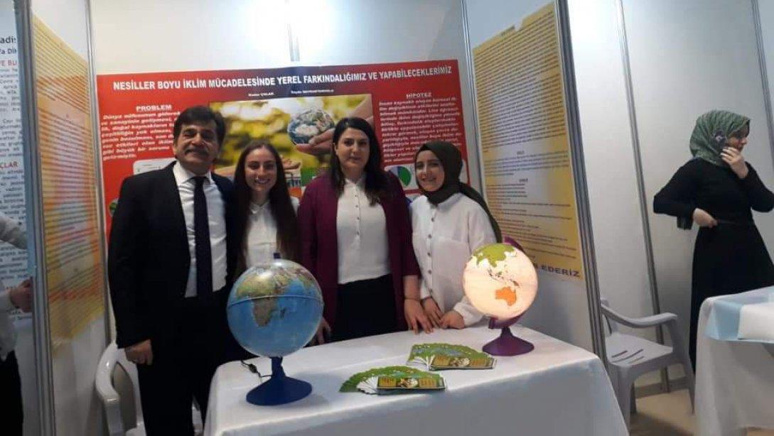 Erzurum'da 51.si düzenlenen Lise Öğrencileri TÜBİTAK Araştırma Projeleri Yarışmasında Aziziye Yavuz Selim Sosyal Bilimler Lisemiz projeleriyle bölge birincisi oldular.